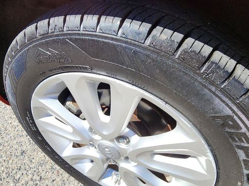 Used 2012 Kia Soul + FWD image 38