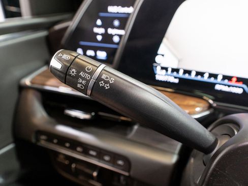 Used 2021 Cadillac Escalade ESV Sport Platinum AWD/4WD image 32