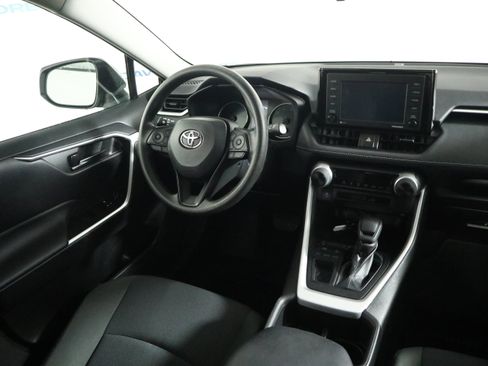 Used 2022 Toyota RAV4 LE image 15