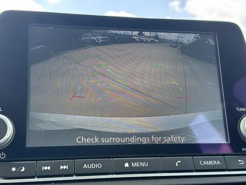 Used 2025 Nissan Altima 2.5 SV FWD image 31