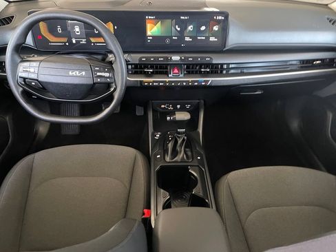 Used 2025 Kia K4 FWD image 12