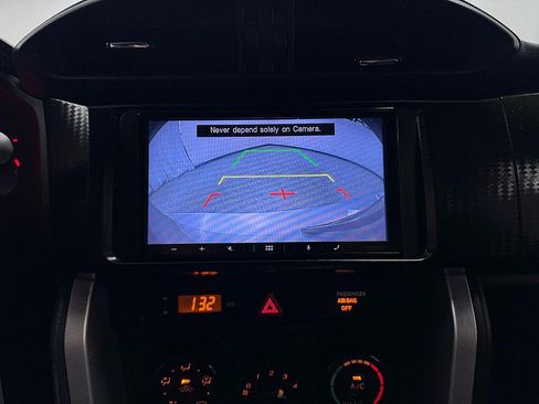 Used 2017 Toyota 86 image 19