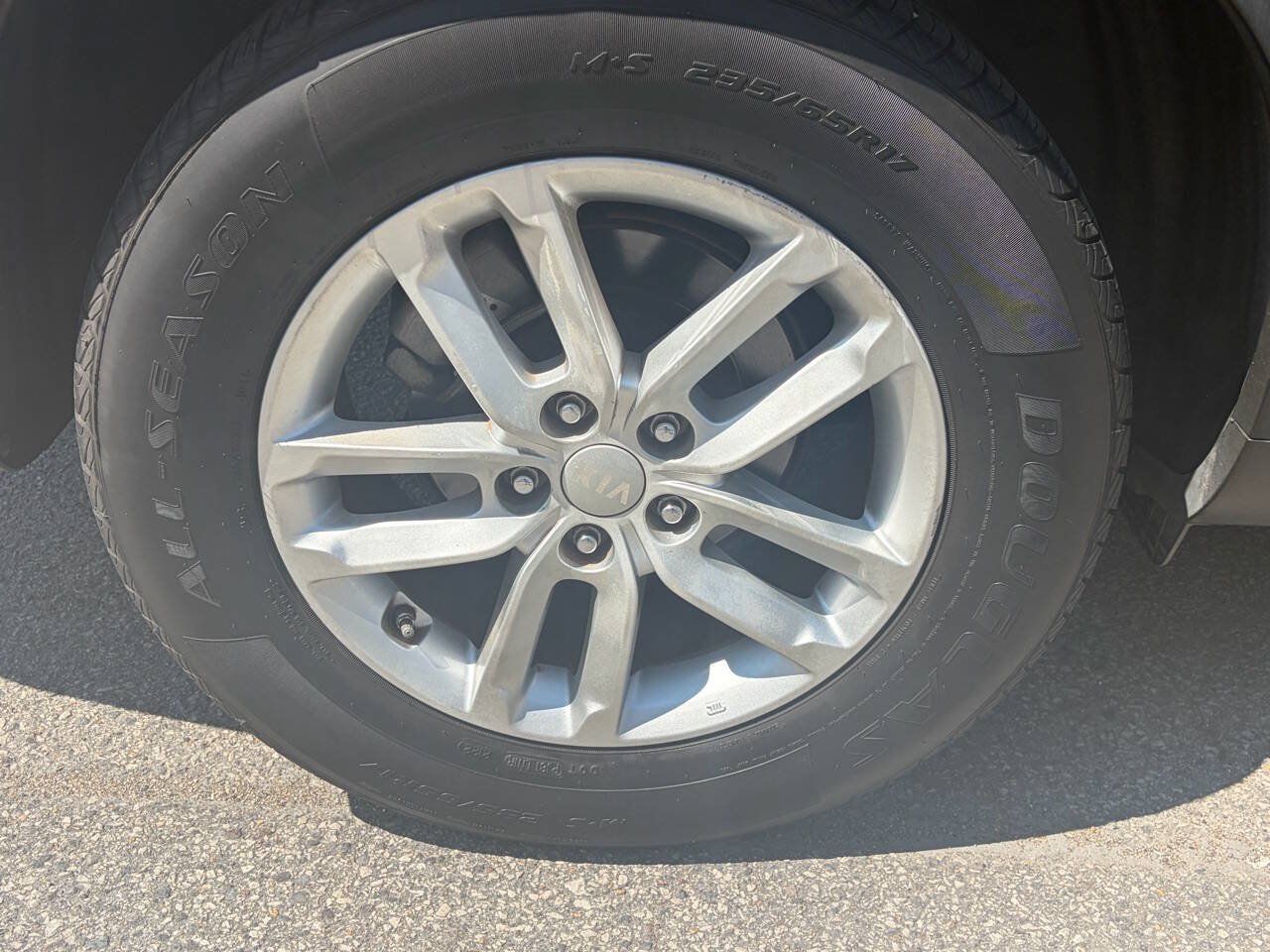 Used 2015 Kia Sorento LX FWD image 11