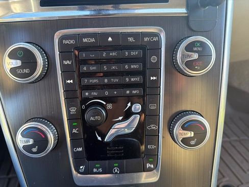 Used 2016 Volvo XC60 T5 Premier w/ Protection Package FWD image 23