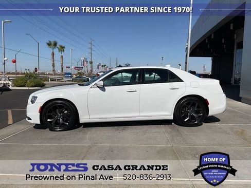 Used 2023 Chrysler 300 S RWD image 2