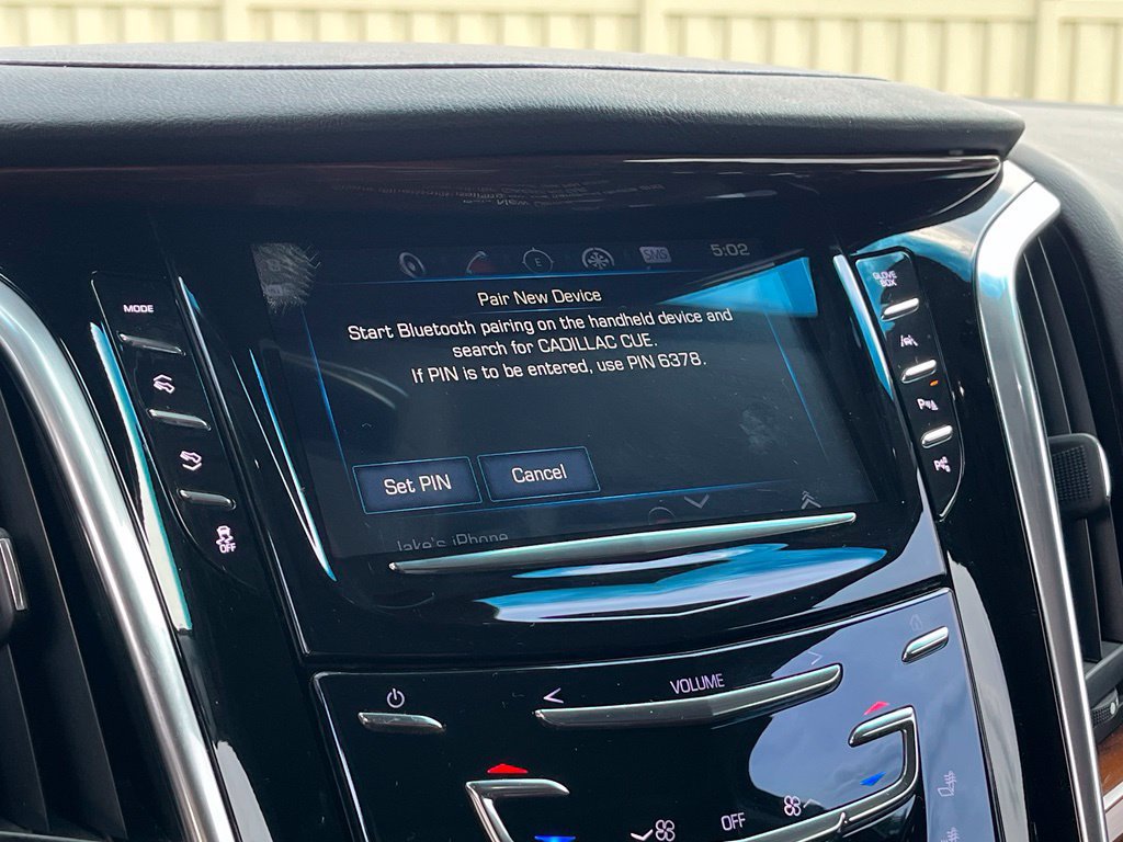 Used 2018 Cadillac Escalade Luxury w/ LPO, Radiant Package AWD/4WD image 44