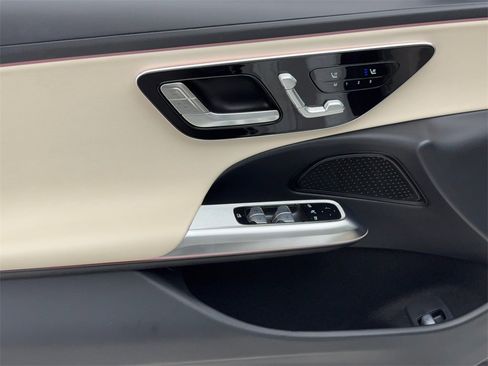 Used 2025 Mercedes-Benz E 350 Sedan w/ Winter Package image 43