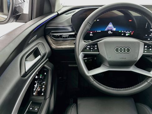 Used 2025 Audi Q5 Premium Plus AWD/4WD image 10