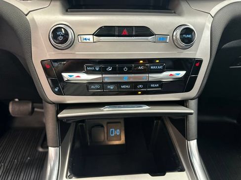 Used 2023 Ford Explorer XLT w/ Equipment Group 202A AWD/4WD image 34