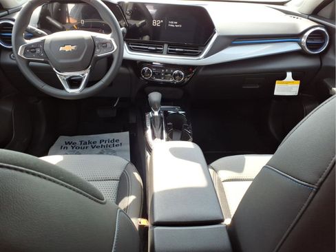 New 2026 Chevrolet Trax LT w/ Driver Confidence Package image 12