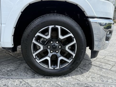 Used 2025 RAM 1500 Laramie image 9