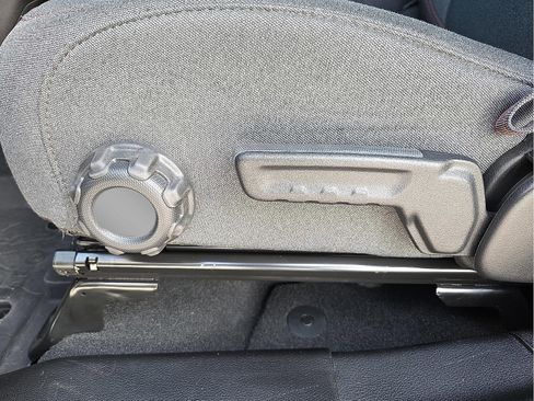 Used 2024 Jeep Gladiator Rubicon w/ Technology Group image 15