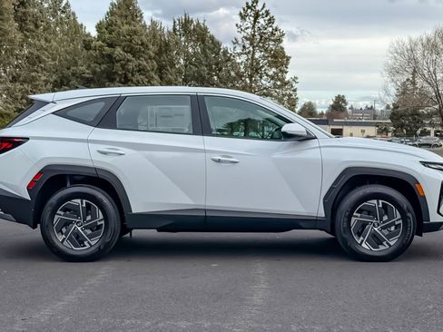 New 2026 Hyundai Tucson Blue SE image 3