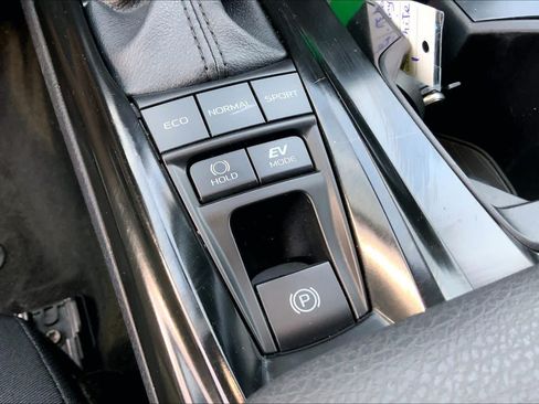 Used 2025 Toyota Camry LE FWD image 32