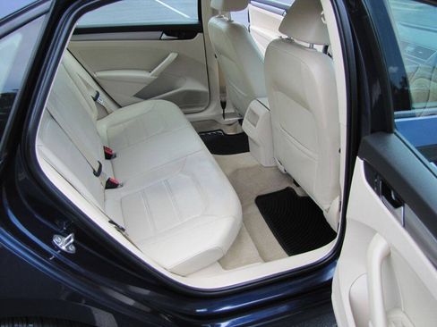 Used 2015 Volkswagen Passat 1.8T Wolfsburg Edition w/ Technology Package FWD image 19