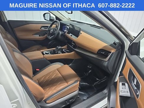 Used 2024 Nissan Rogue Platinum w/ Platinum Premium Package AWD/4WD image 16