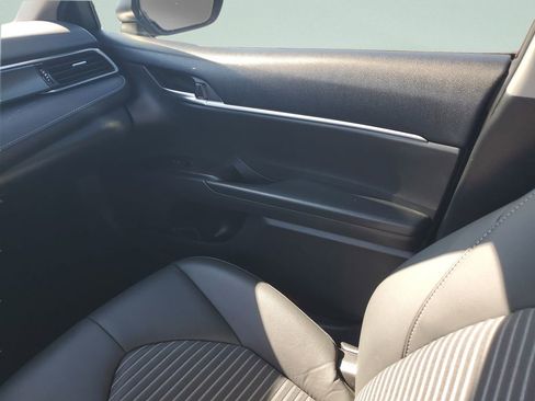 Certified 2023 Toyota Camry SE FWD image 13