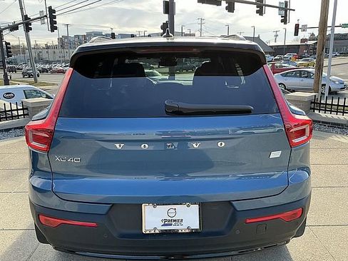 Certified 2023 Volvo XC40 Recharge Ultimate image 9