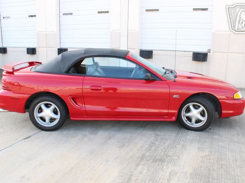 Used 1995 Ford Mustang GT RWD image 38