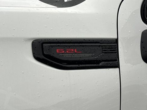 New 2026 GMC Sierra 1500 AT4X w/ LPO, Black Badging Package AWD/4WD image 15