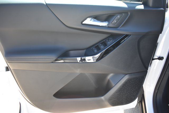 New 2027 Chevrolet Equinox LT w/ Safety and Technology Package FWD image 11