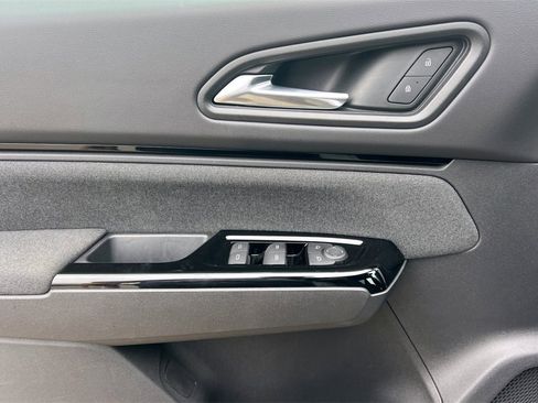 Used 2024 Honda Prologue EX image 13