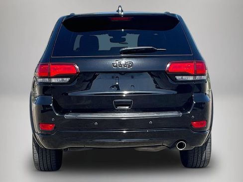 Used 2018 Jeep Grand Cherokee Altitude RWD image 6