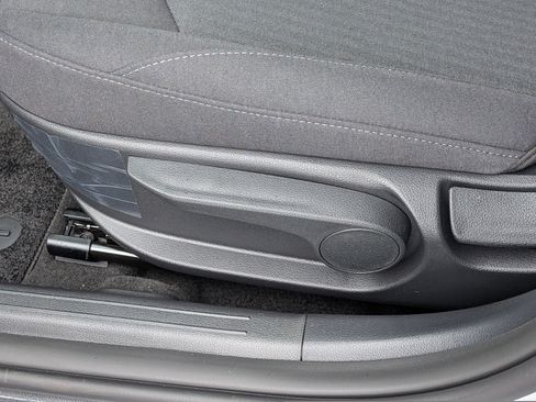 New 2026 Hyundai Elantra Limited FWD image 19