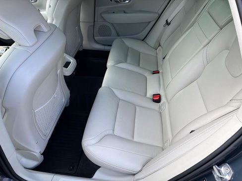 Used 2020 Volvo V90 T6 Cross Country AWD/4WD image 10