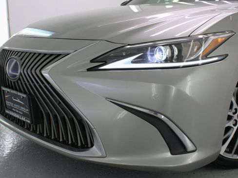 Used 2019 Lexus ES 300h w/ Premium Package FWD image 22