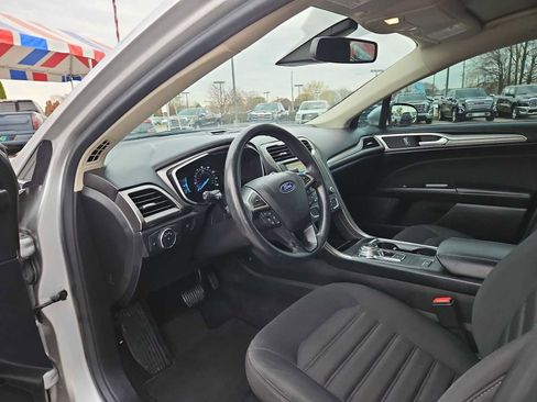 Used 2019 Ford Fusion SE FWD image 10