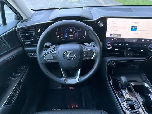 Used 2023 Lexus NX 250 FWD w/ Premium Package image 18