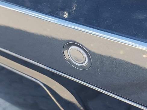 New 2026 Lincoln Navigator L Reserve w/ Jet Appearance Package AWD/4WD image 6