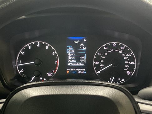 Used 2025 Toyota Corolla LE FWD image 21
