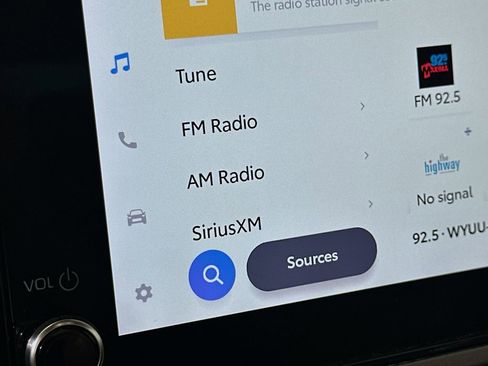 Used 2025 Toyota Camry SE image 27