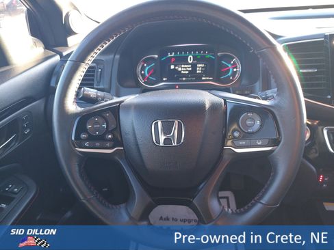 Used 2022 Honda Pilot Black Edition image 2