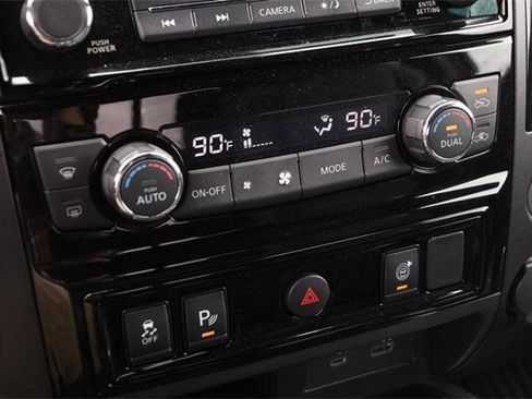 Used 2024 Nissan Titan SV w/ SV Bronze Edition Package image 16