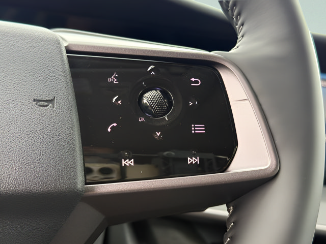 Used 2025 Nissan Murano SV AWD/4WD image 16