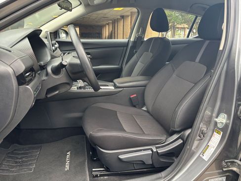 Used 2025 Nissan Sentra SV FWD image 22