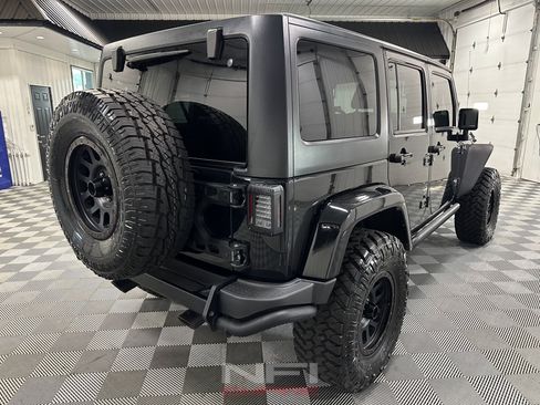Used 2016 Jeep Wrangler Unlimited Sahara AWD/4WD image 8