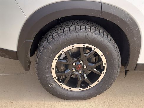 New 2026 Nissan Pathfinder SV image 6