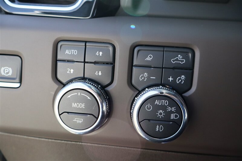 Used 2025 GMC Sierra 3500 Denali w/ Denali Reserve Package AWD/4WD image 21