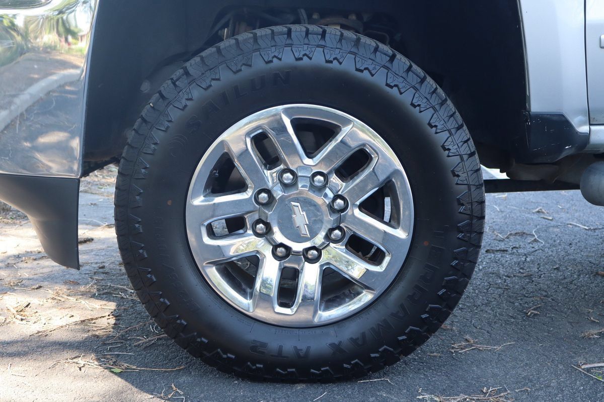 Used 2016 Chevrolet Silverado 2500 LT w/ LT Plus Package AWD/4WD image 40