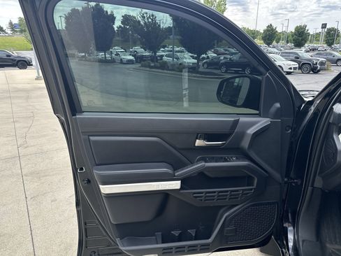 Used 2024 Toyota Tacoma TRD Off-Road w/ TRD Off Road Upgrade Package AWD/4WD image 12