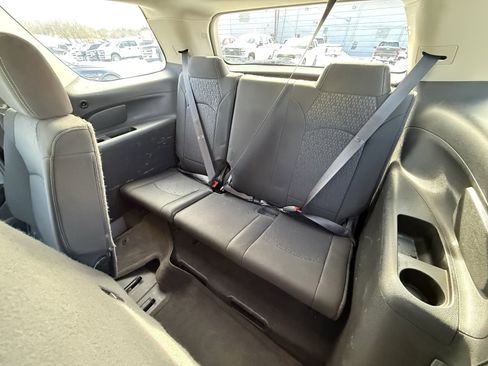 Used 2016 GMC Acadia SLE image 21