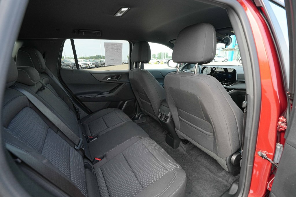 Used 2026 Chevrolet Equinox LT AWD/4WD image 26