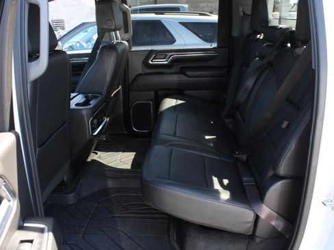 Used 2024 Chevrolet Silverado 3500 LTZ w/ LTZ Convenience Package AWD/4WD image 16