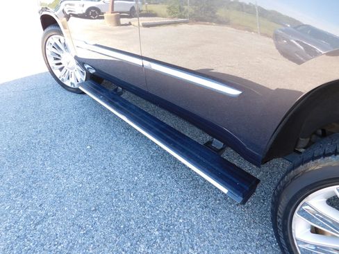 Used 2016 Cadillac Escalade Platinum AWD/4WD image 15