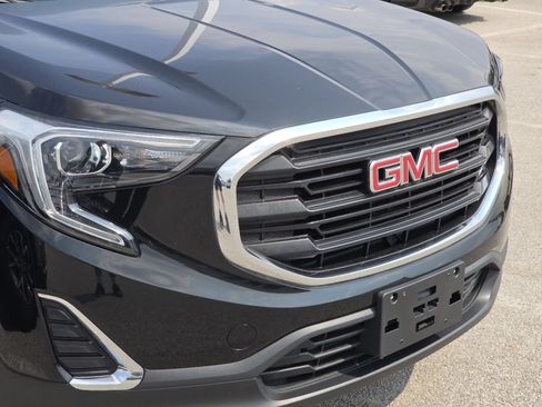 Used 2018 GMC Terrain SLE w/ Driver Convenience Package FWD image 3