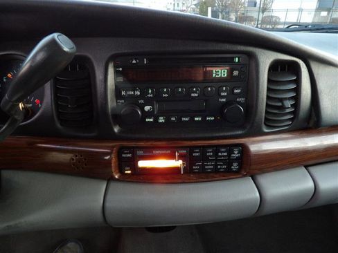Used 2004 Buick Le Sabre Custom image 19